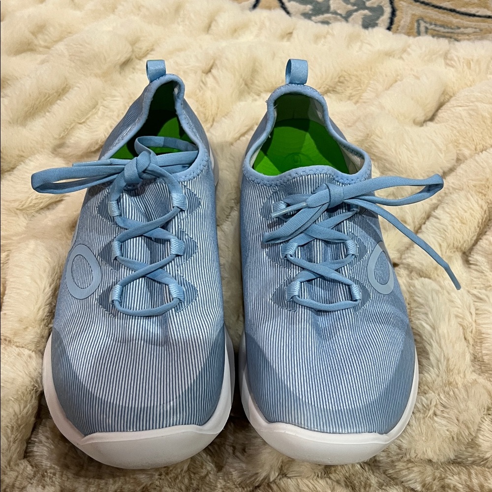 Oofos Ladies Lace Up Sneakers - Size 8 - Picture 3 of 6